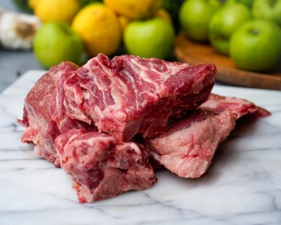 Свинина на кости охлаждённая 1 кг - купить в Зириклах